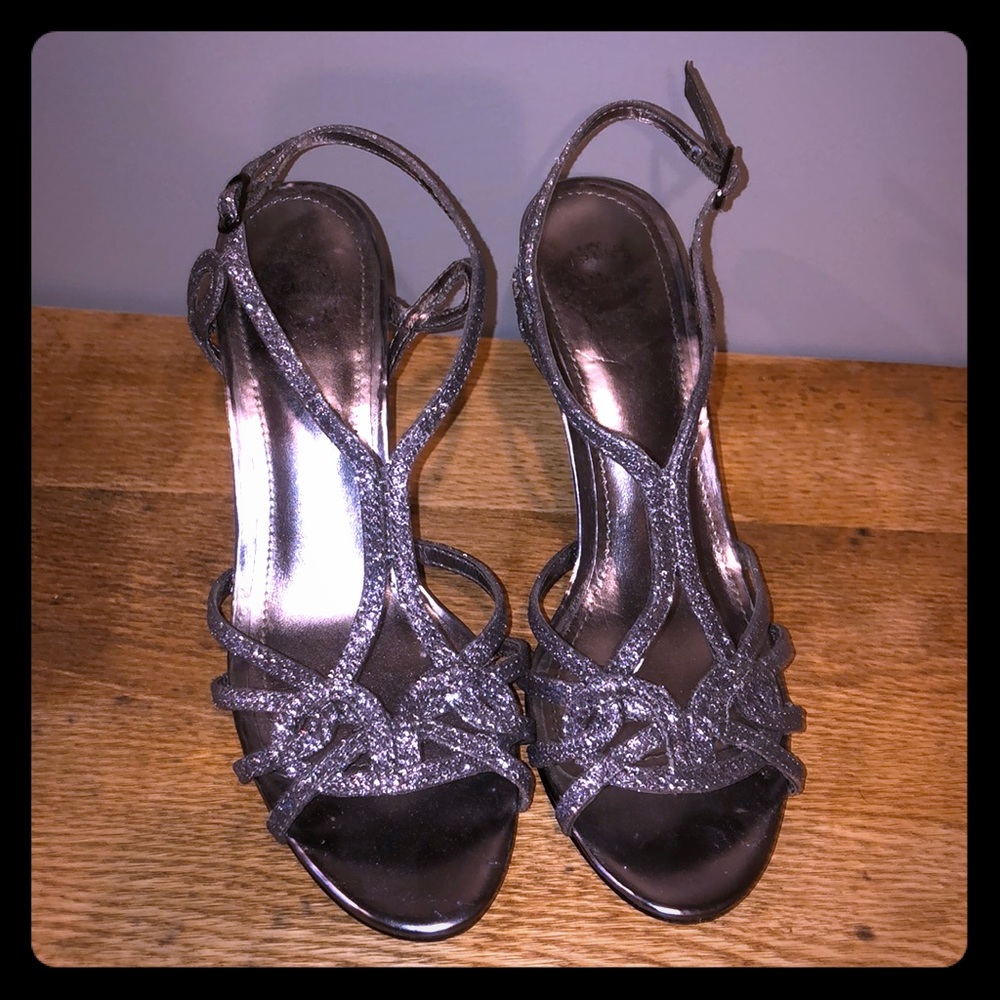 Cute Sparkly sliver heels